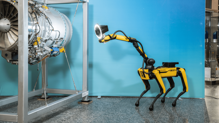 SPOT: free operating 3D-sensor system. goSCOUT3D mounted on a roboter.