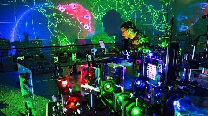 Application of multicolor holograms in the lab.