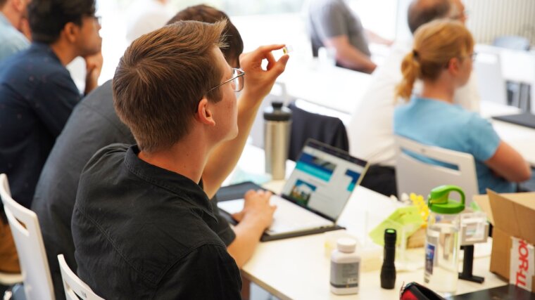 Workshop during the Innovation in Photonics Course in the Lichtwerkstatt Makerspace 2022