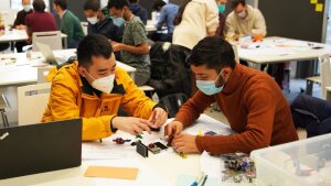 Workshop during the Innovation in Photonics Course in the Lichtwerkstatt Makerspace 2022